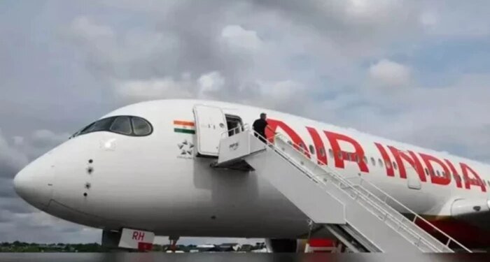 भोपाल में एयर इंडिया विमान की इमरजेंसी लैंडिंग; हाइड्रोलिक प्रेशर फेल होने से मुंबई उड़ान रद