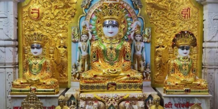 अक्षय तृतीया पर सीमंधर स्वामी जैन मंदिर में इक्षुरस से परमात्मा का स्नात्र पूजन