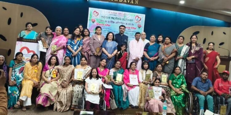 शकुंतला फाउंडेशन द्वारा 151 समाजसेवियों का भव्य सम्मान