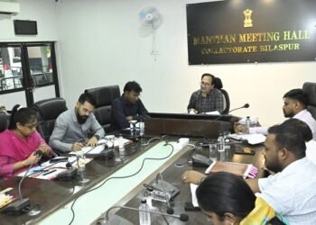 साप्ताहिक टीएल बैठक में कलेक्टर संजय अग्रवाल के सख्त निर्देश