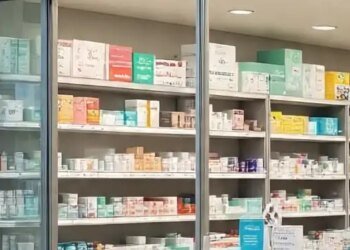 कोरबा में 3 मेडिकल स्टोर्स के लाइसेंस निलंबित:अनियमितता पर औषधि विभाग की कार्रवाई, कई स्टोर्स को नोटिस जारी