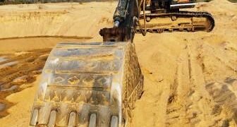 अवैध रेत उत्खनन पर कार्रवाईः चैन माउंट मशीन जब्त, कलेक्टर के निर्देश पर कार्रवाई तेज