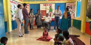 उचित मूल्य दुकानों व आंगनबाड़ी केंद्रों के औचक निरीक्षण में मिली अनियमितताओं पर जताई अप्रसन्नता