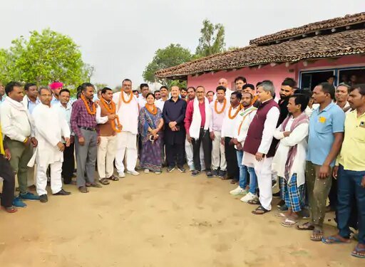 ‘मिशन गांव चलो’ अभियान के तहत कमेटियों का गठन:रामानुजगंज में संगठन मजबूती और चुनावी रणनीति पर की गई चर्चा