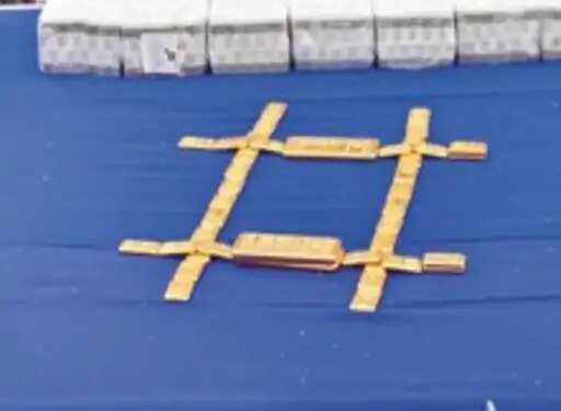 नक्सलियों ने 8 किलो 200 ग्राम सोना पुलिस को सौंपा:नोटबंदी में कैश को सोने में बदला, इंद्रावती नदी के किनारे दबाया था