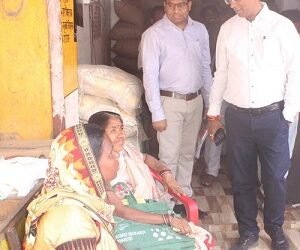 कलेक्टर ने राशन दुकानों के व्यवस्था का लिया जायजा