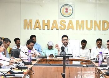 कलेक्टर ने ली सड़क सुरक्षा समिति की बैठक