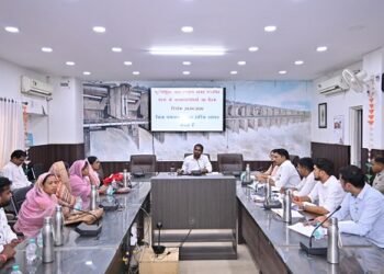 फुटहामुड़ा नहर परियोजना से बदलेगी कुकरेल क्षेत्र की सिंचाई तस्वीरः कलेक्टर