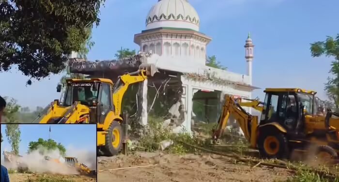 हरिद्वार के सुमन नगर में नौगजा पीर मजार पर चला बुलडोजर, हुआ जमींदोज; प्रदेश में अब तक 600 पर कार्रवाई