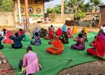 ग्राम महरूम के आयुष्मान आरोग्य मंदिर आयुष में प्रतिदिन योगाभ्यास का आयोजन