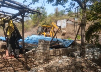 अवैध अतिक्रमण पर छत्तीसगढ़ राज्य वन विकास निगम की सख्त कार्रवाई