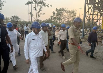 उद्योग एवं सार्वजनिक उपक्रम मंत्री श्री लखनलाल देवांगन ने किया वेदांता पावर प्लांट के घटनास्थल का निरीक्षण