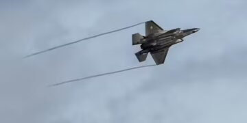 ईरान ने दूसरा अमेरिकी F-35 फाइटर जेट मार गिराने का किया दावा, कहा- पायलट का बचना मुश्किल