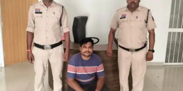 रायगढ़ में ऑनलाइन क्रिकेट सट्टा संचालित करते आरोपी गिरफ्तार