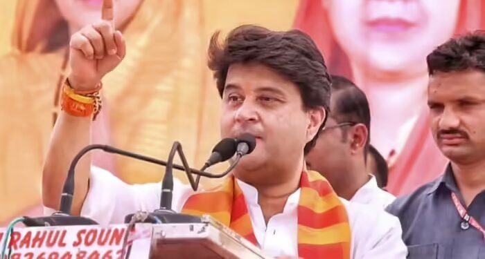 सिंधिया का कांग्रेस पर तीखा तंज, ‘पहले खुद गलत करो, फिर हम पर ही हमला करो’, दतिया विधायक मामले में घेरा