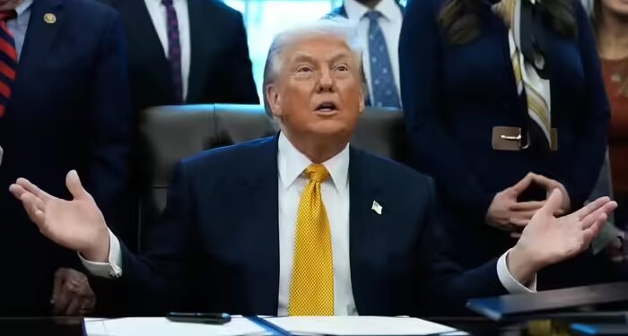 ‘हम युद्ध में हैं’, F-15E फाइटर गिराए जाने पर आया ट्रंप का पहला रिएक्शन, ईरान का अब A-10 मार गिराने का दावा