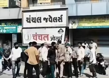 गुजरात के नवसारी में हुई थी लूटपाट और फायरिंग, एयरोनॉटिकल इंजीनियर समेत 3 गिरफ्तार