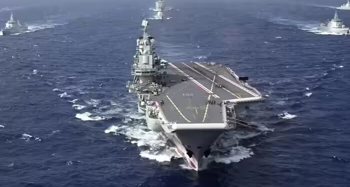 होर्मुज के बाद ताइवान स्ट्रेट में बढ़ा तनाव, चीन ने उतारा अपना लियाओनिंग एयरक्राफ्ट कैरियर, जापान से ठनी