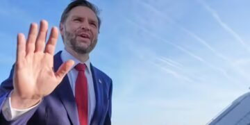 अमेरिकी डेलीगेशन के साथ आज पाकिस्तान के लिए रवाना होंगे जेडी वेंस, क्या ईरान से मिल गया बैठक में आने का संकेत?