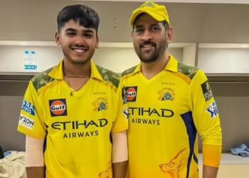 CSK का एक और बल्लेबाज हुआ चोटिल, खलील और धोनी के बाद एक और झटका