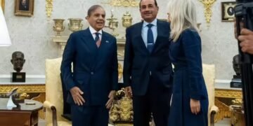 ‘ईरान सीजफायर पर शहबाज-मुनीर को नोबेल दो’, पाकिस्‍तानियों ने की मांग तो विदेशी पत्रकार ने कहा- भारत में म‍िल जाओ