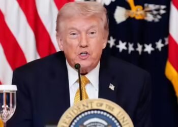 ‘होर्मुज स्ट्रेट खुलेगा और ईरान परमाणु हथियार नहीं बनाने का वादा करेगा, नहीं मानी तो होगा हमला’ ट्रंप की नई धमकी