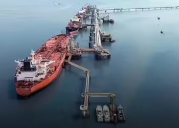 भारत में लंगर डाले खड़े हैं ईरानी तेल के टैंकर, लेकिन ट्रंप ने कर दी नाकेबंदी, क्या 7 साल का इंतजार होगा खत्म?