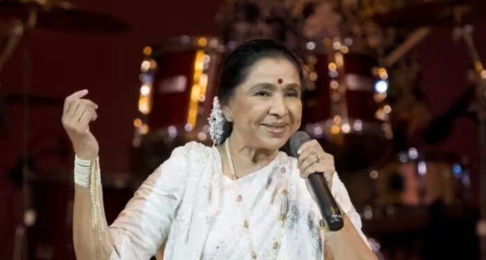 आशा भोसले का वो गाना जिसे माना गया भारतीय संस्कृति के खिलाफ, ऑल इंडिया रेडियो ने किया था बैन