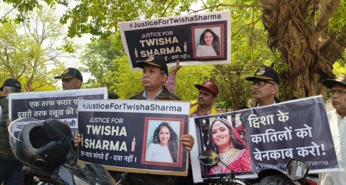 ट्विशा शर्मा केस : शौर्य स्मारक से निकाली रैली, पूर्व सेना अधिकारियों ने पुलिस जांच और कार्रवाई पर उठाए सवाल