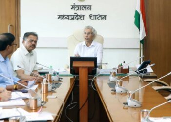 कलेक्टर-कमिश्नर कांफ्रेंस: CS बोले- अपराधियों में शासन का खौफ हो, जनसुनवाई में अपनाएं मानवीय दृष्टिकोण