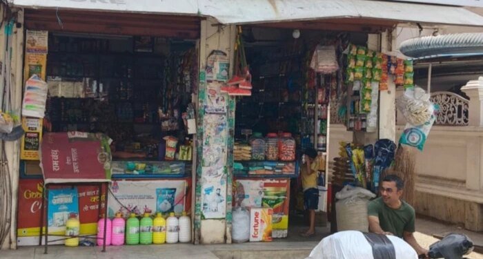 महंगा पेट्रोल-डीजल लगा रहा है महंगाई का तड़का, भोपाल में कपड़ा, बर्तन, किराना, अनाज सब महंगा