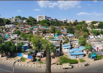 कैसे बनेगा ‘झुग्गी मुक्त भोपाल’? 13 साल पुराने आंकड़ों के भरोसे निगम, मुख्य मार्गों और फुटपाथों तक पहुंचीं झुग्गियां