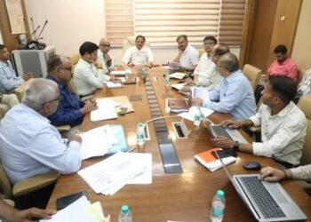 निर्माण कार्य पूर्ण होते ही शीघ्र प्रारंभ हों स्वास्थ्य सेवाएं : उप मुख्यमंत्री शुक्ल