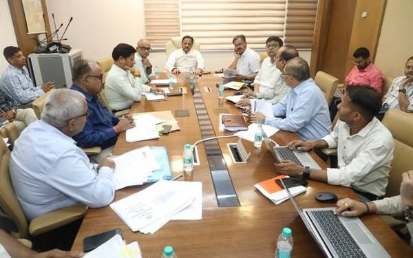 निर्माण कार्य पूर्ण होते ही शीघ्र प्रारंभ हों स्वास्थ्य सेवाएं : उप मुख्यमंत्री शुक्ल