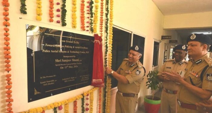 इंदौर में खुला देश का दूसरा हाईटेक ड्रोन ट्रेनिंग सेंटर, प्लेन जैसे ड्रोन से होगी मॉनिटरिंग, DGCA से मिली आधिकारिक मंजूरी