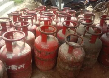 भोपाल में गैस सिलिंडर घोटाला…सिलिंडर गायब फिर भी पूर्व अफसर की एजेंसी पर FIR नहीं! 5 लाख जुर्माना लेकर बहाल किया कारोबार