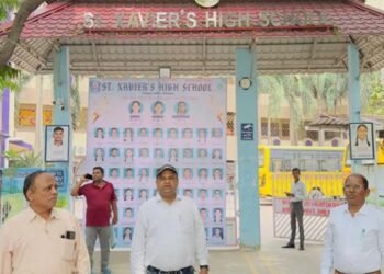 बिलासपुर में स्कूल की मनमानी पर प्रशासन सख्त, कैंपस में चल रही यूनिफॉर्म दुकान सील