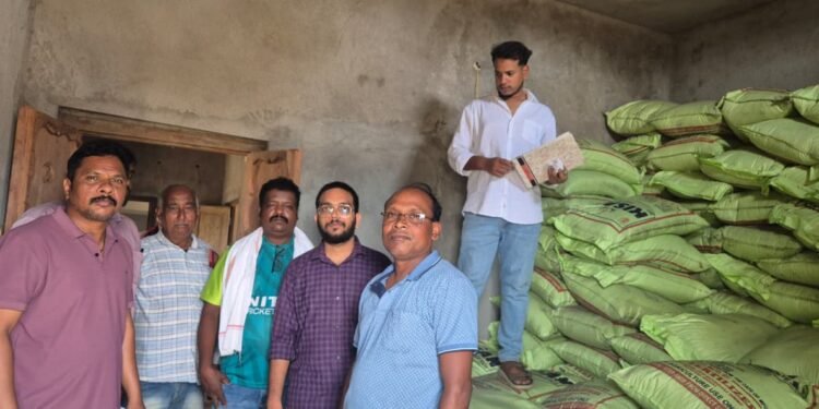 डीएपी के नाम पर हो रही थी ठगी, खारीबहार में 17.1 टन अवैध उर्वरक जब्त, 342 बोरी सील कर जांच शुरू