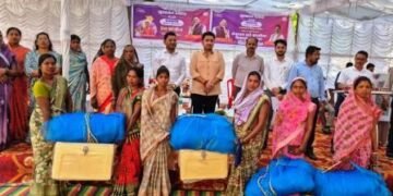 कस्तूरा शिविर में किसानों को किसान किताब का किया गया वितरण