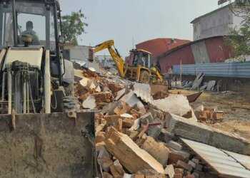 कमोदा बिहार रिसार्ट के अतिक्रमण पर चला बुलडोजर