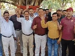 छत्तीसगढ़- 500 तहसीलदारों की हड़ताल, विधायक की गिरफ्तारी की मांग