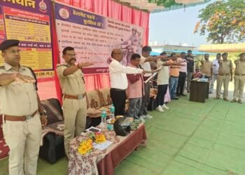जनसमस्या निवारण शिविर में नागरिकों को दिलाई गई सड़क सुरक्षा और स्वच्छता की शपथ