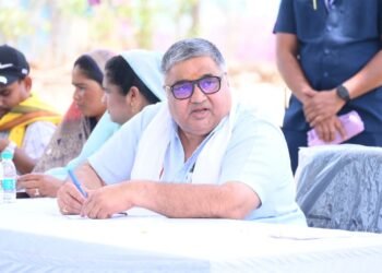 जनदर्शन में मंत्री राजेश अग्रवाल ने सुनी ग्रामीणों की समस्याएं