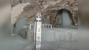 अमरनाथ से बाबा बर्फानी की पहली तस्वीर आई:पवित्र गुफा में 6-7 फीट का शिवलिंग बना
