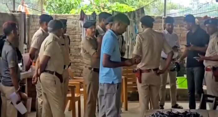 सनकी बंगाली पति ने मामूली झगड़े पर पत्नी और 2 बच्चों को रॉड से पीट-पीटकर मार डाला