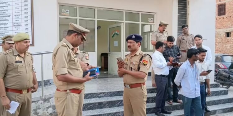 बुलंदशहर में भीषण सड़क हादसे में बाइक सवार दंपति और तीन बच्चों की मौत, वैष्णो देवी से दर्शन कर लौटा था परिवार
