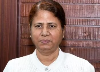 असम की पहली महिला वित्त मंत्री, दूसरे टर्म में हिमंत बिस्व सरमा ने फिर दिया कैबिनेट, जानिए अजंता नियोग कौन