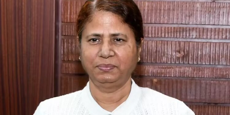 असम की पहली महिला वित्त मंत्री, दूसरे टर्म में हिमंत बिस्व सरमा ने फिर दिया कैबिनेट, जानिए अजंता नियोग कौन
