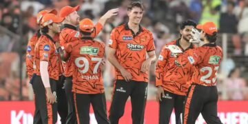 सनराइजर्स हैदराबाद को लगा डबल झटका, BCCI ने पैट कमिंस पर लगाया जुर्माना