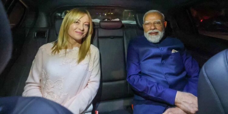 रोम में PM मोदी की जॉर्जिया मेलोनी के साथ ‘कार डिप्लोमेसी’, डिनर पर दिखी केमिस्ट्री, बड़े समझौतों का किया इशारा